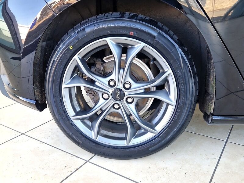 More views of Ford Focus