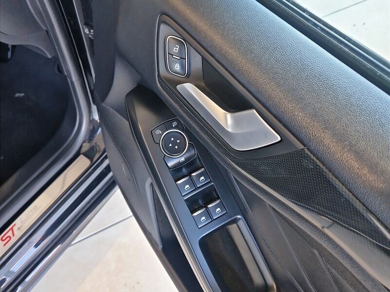 More views of Ford Focus