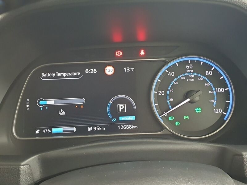More views of Nissan Leaf