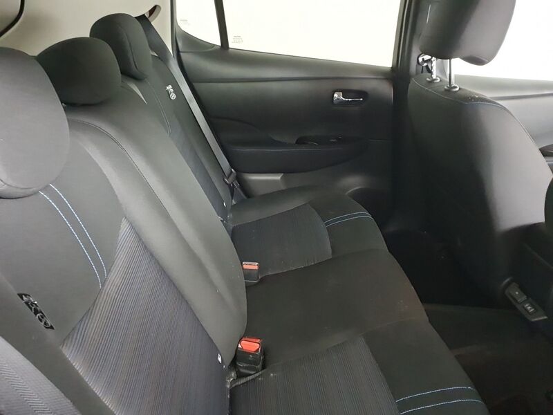 More views of Nissan Leaf