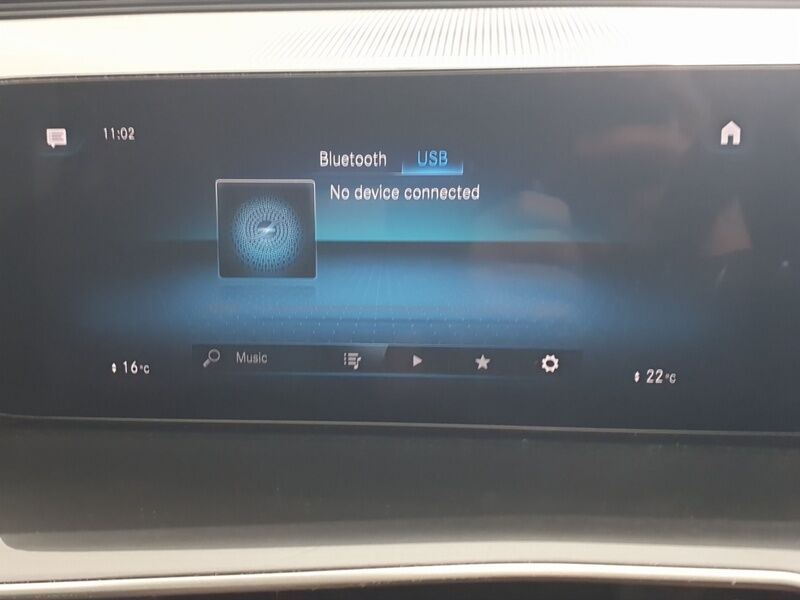 More views of Mercedes-Benz EQC