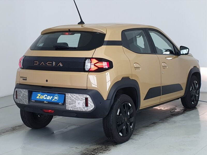 More views of Dacia Spring