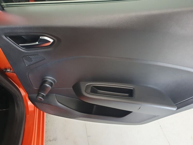 More views of Renault Clio