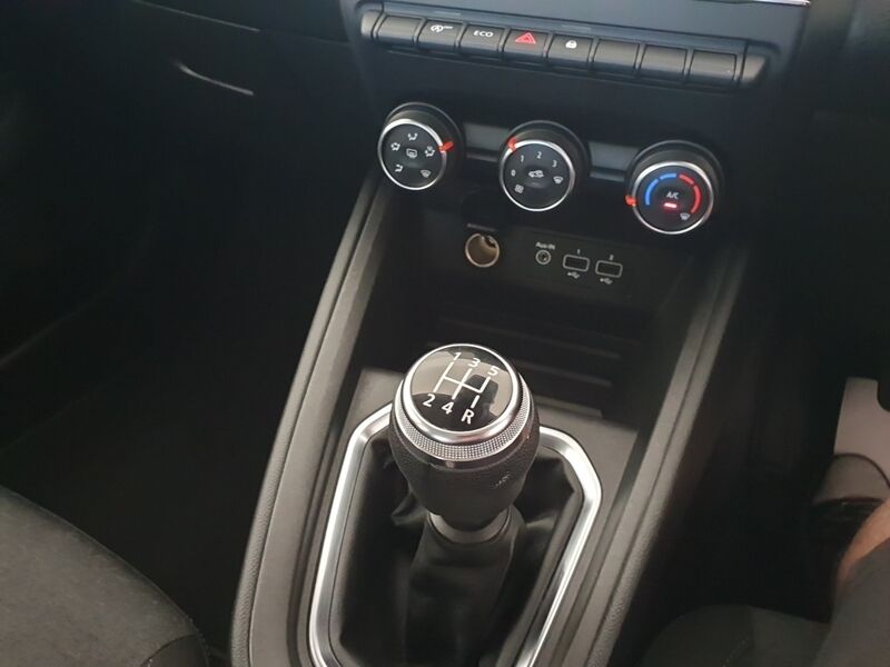 More views of Renault Clio