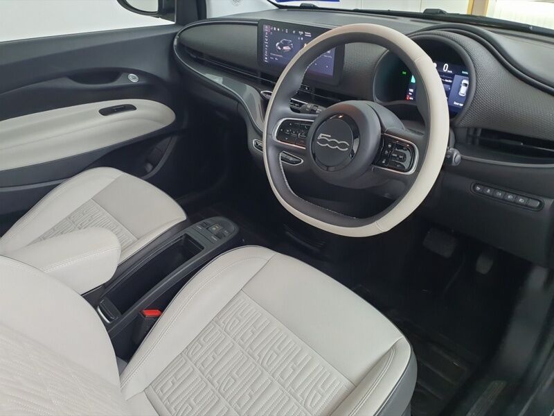 More views of Fiat 500e