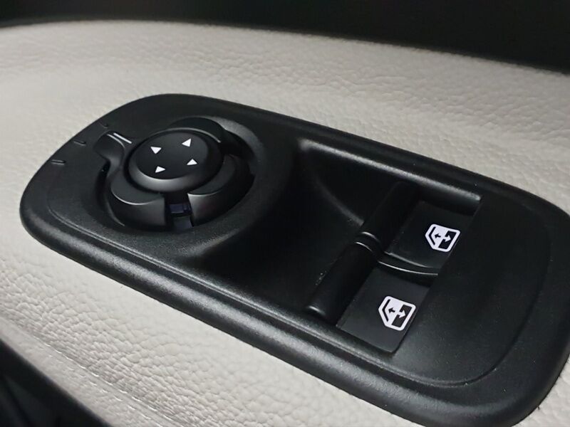 More views of Fiat 500e