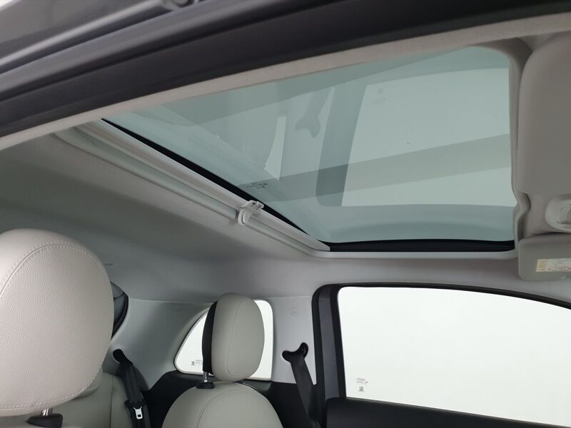 More views of Fiat 500e
