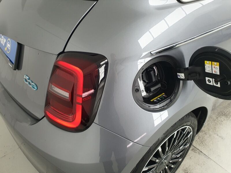 More views of Fiat 500e