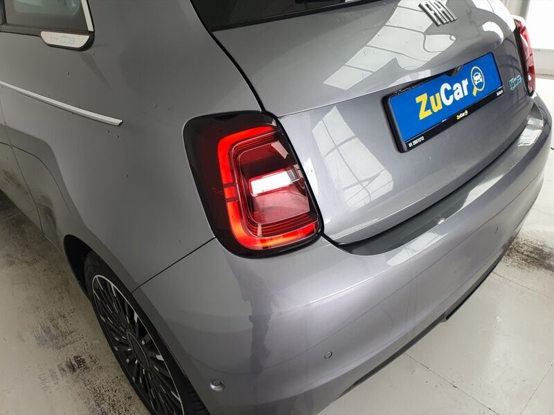 More views of Fiat 500e