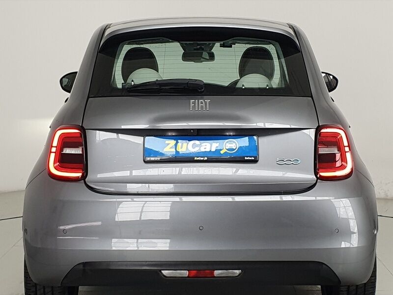 More views of Fiat 500e