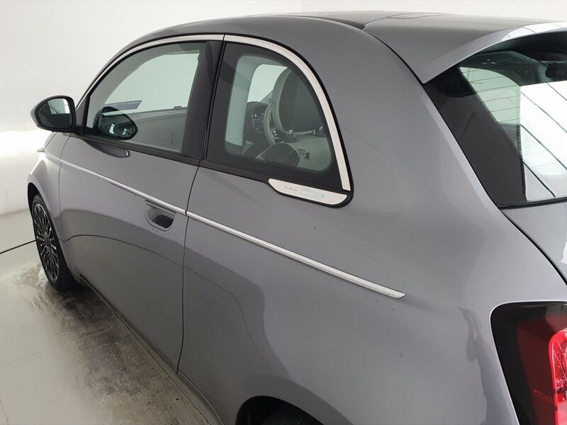 More views of Fiat 500e