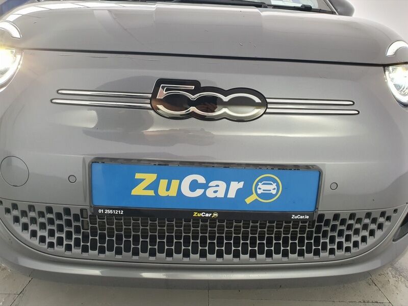 More views of Fiat 500e