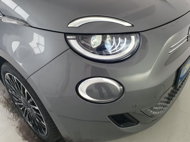 More views of Fiat 500e