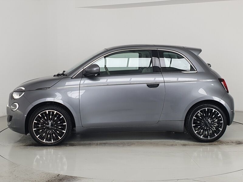 More views of Fiat 500e