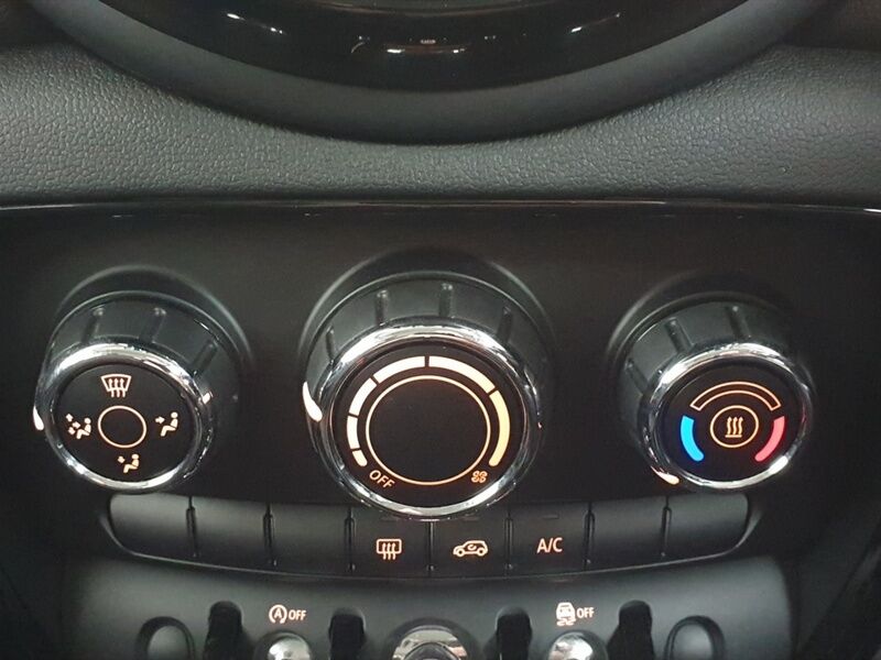 More views of Mini Clubman