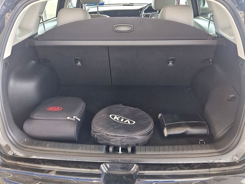 More views of Kia Niro