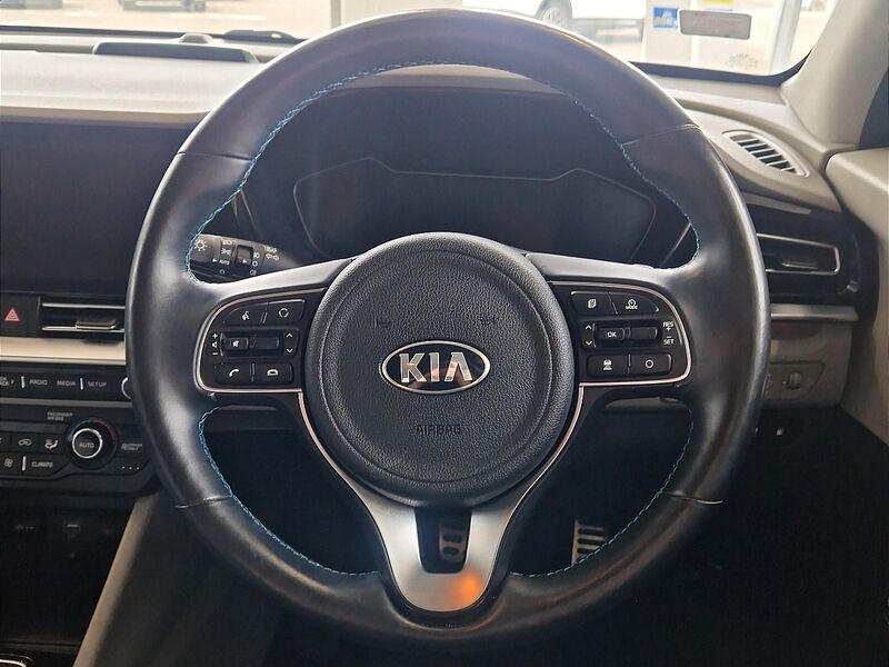 More views of Kia Niro