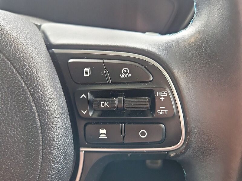 More views of Kia Niro