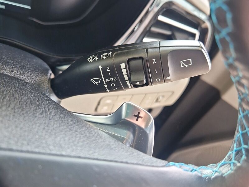 More views of Kia Niro