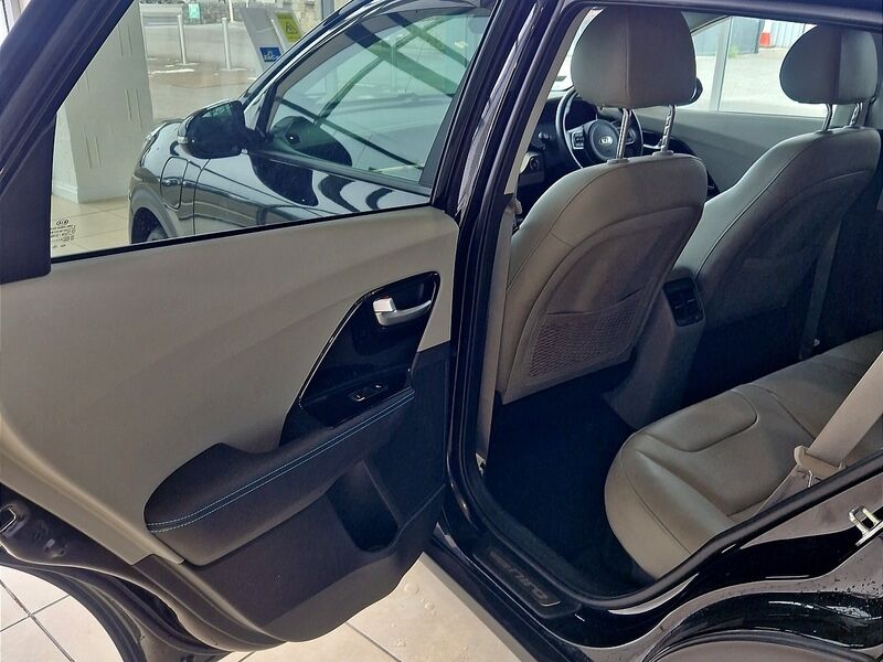 More views of Kia Niro
