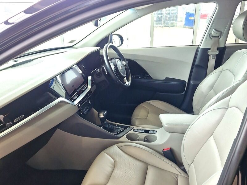 More views of Kia Niro