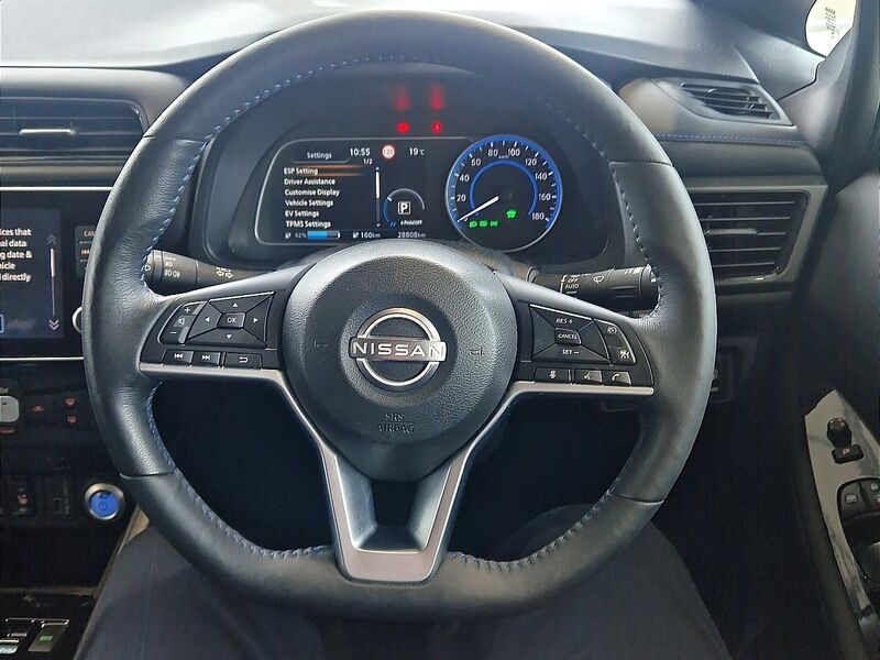 More views of Nissan Leaf
