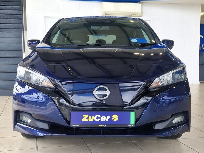 More views of Nissan Leaf