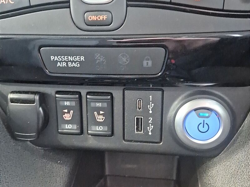 More views of Nissan Leaf