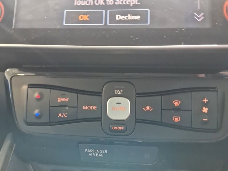 More views of Nissan Leaf