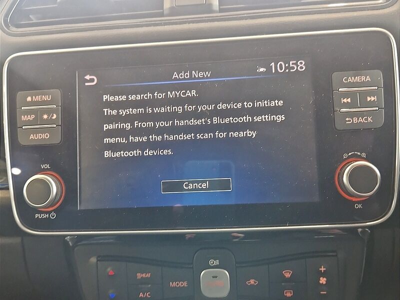 More views of Nissan Leaf