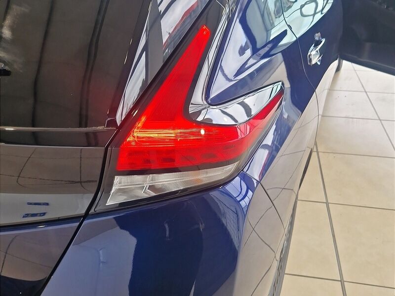 More views of Nissan Leaf