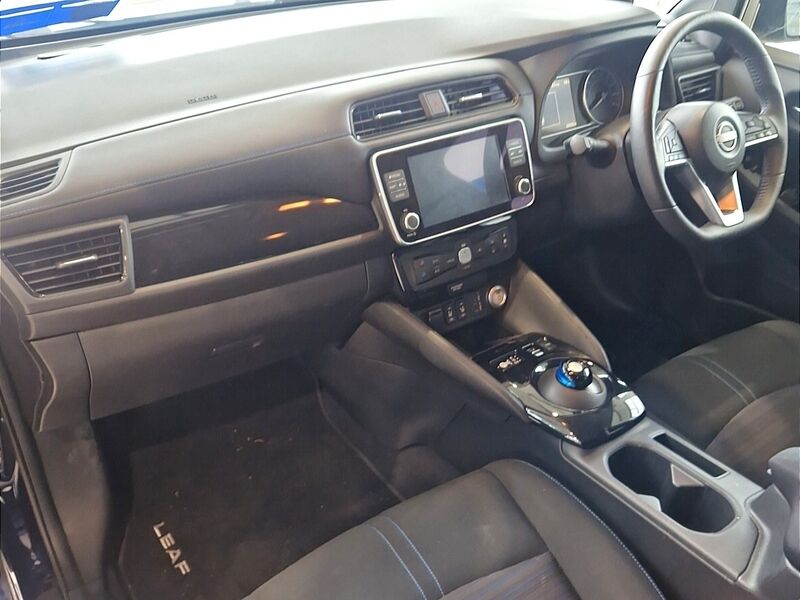 More views of Nissan Leaf