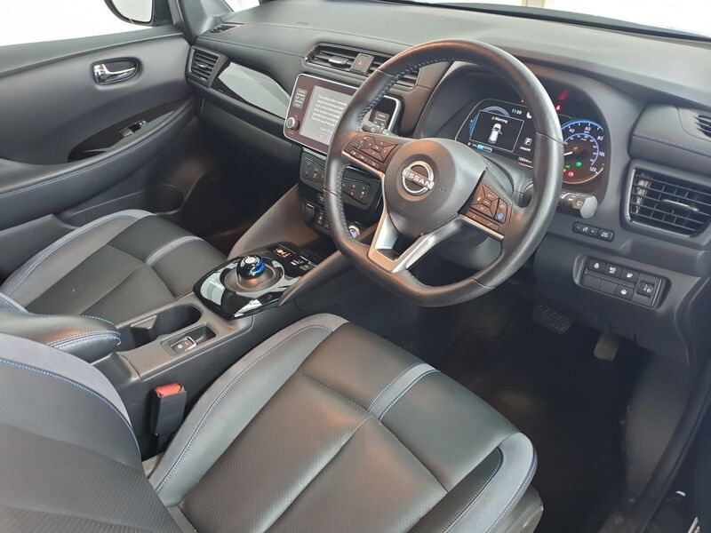 More views of Nissan Leaf