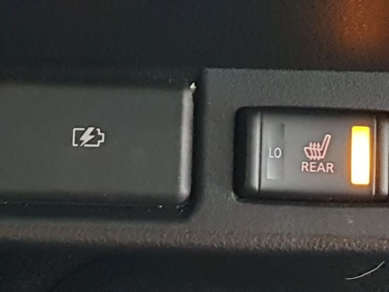 More views of Nissan Leaf