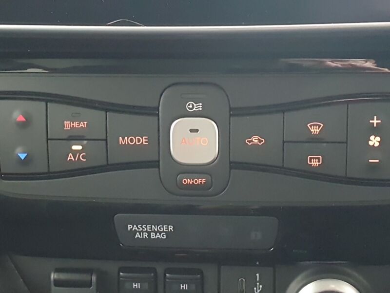 More views of Nissan Leaf