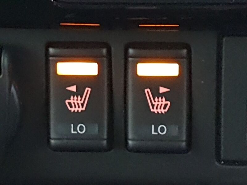 More views of Nissan Leaf