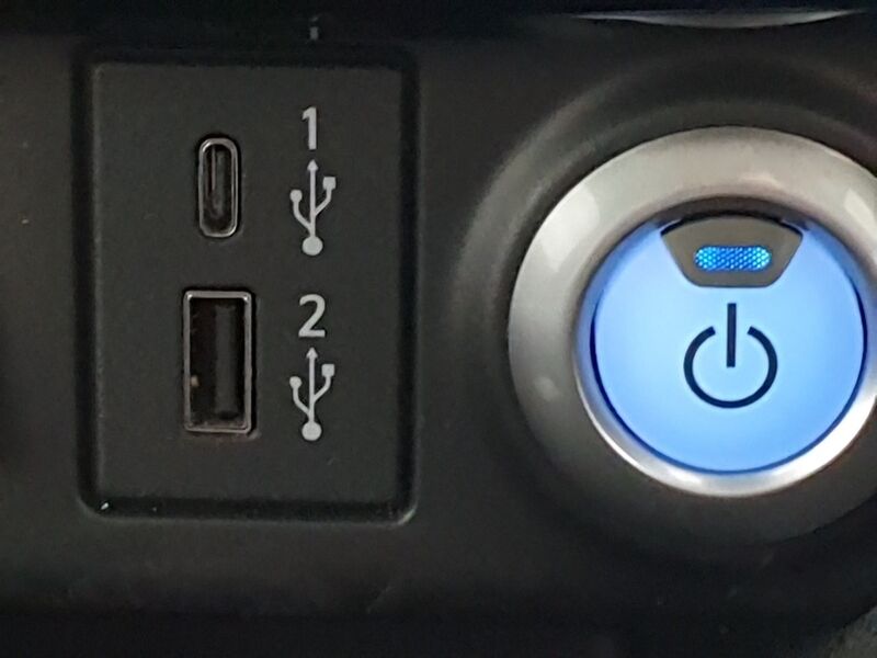 More views of Nissan Leaf