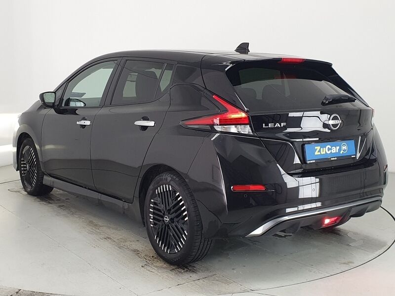 More views of Nissan Leaf