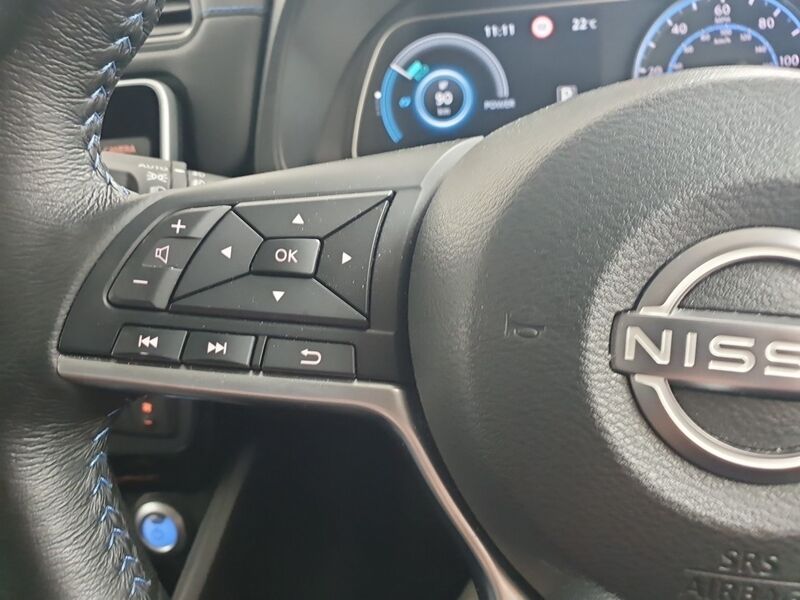More views of Nissan Leaf