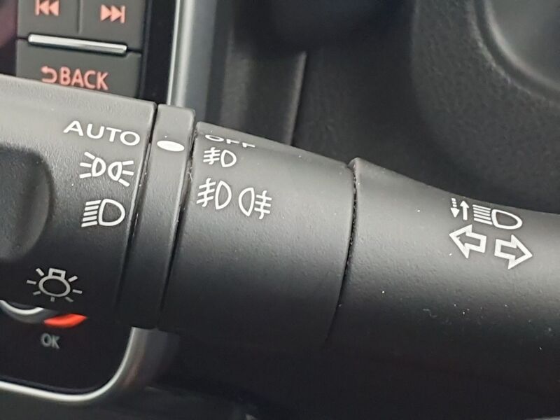 More views of Nissan Leaf
