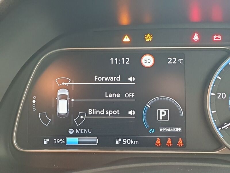 More views of Nissan Leaf