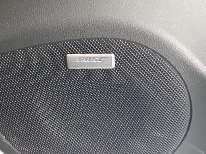 More views of Nissan Leaf
