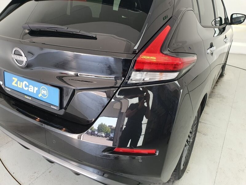 More views of Nissan Leaf