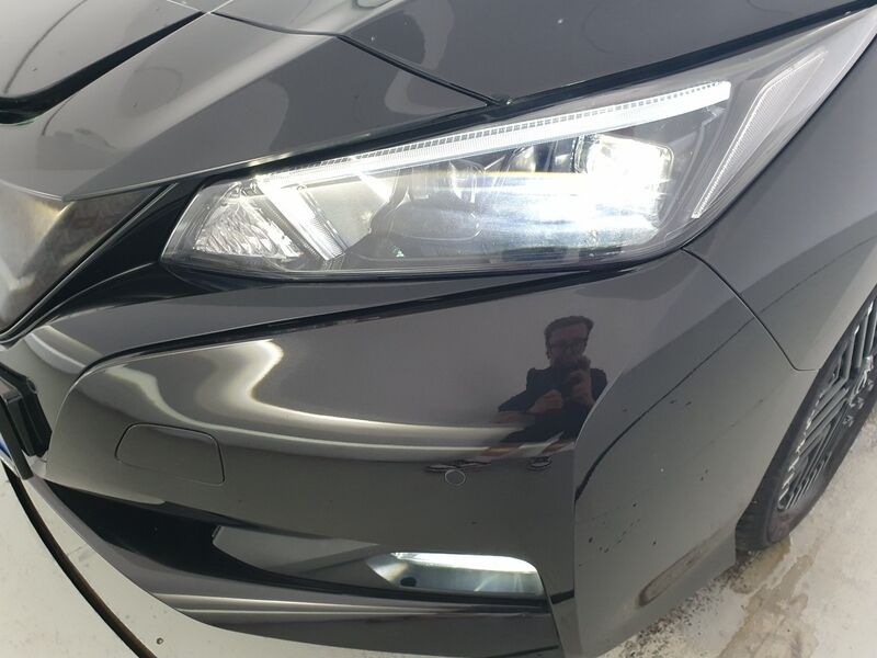 More views of Nissan Leaf