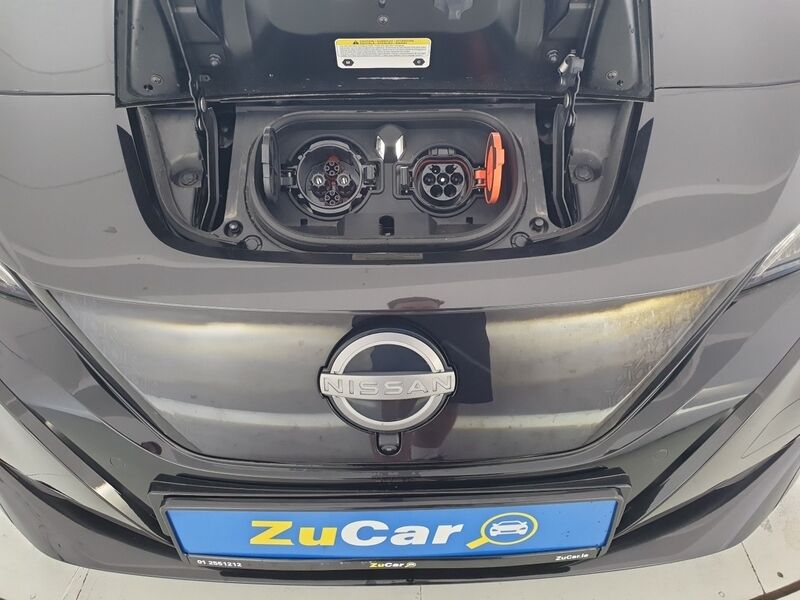 More views of Nissan Leaf