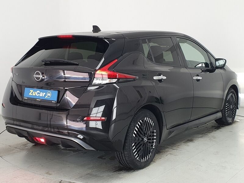 More views of Nissan Leaf