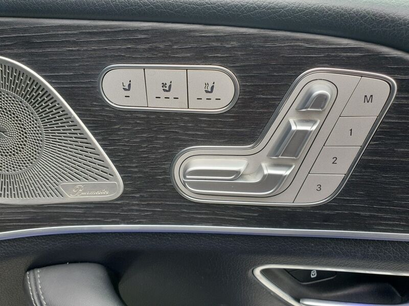More views of Mercedes-Benz GLE