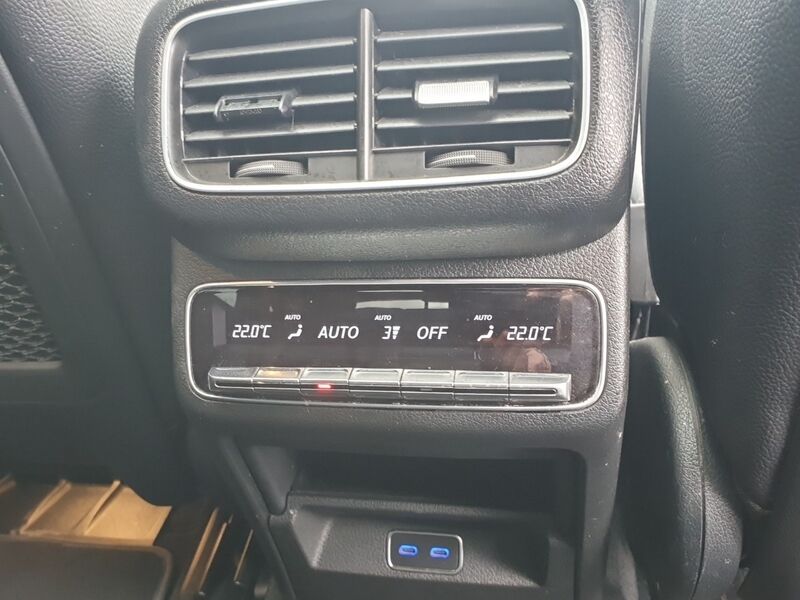 More views of Mercedes-Benz GLE