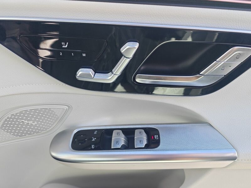 More views of Mercedes-Benz EQE