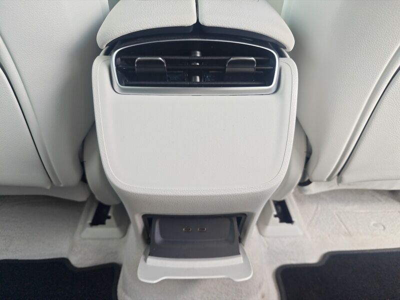 More views of Mercedes-Benz EQE
